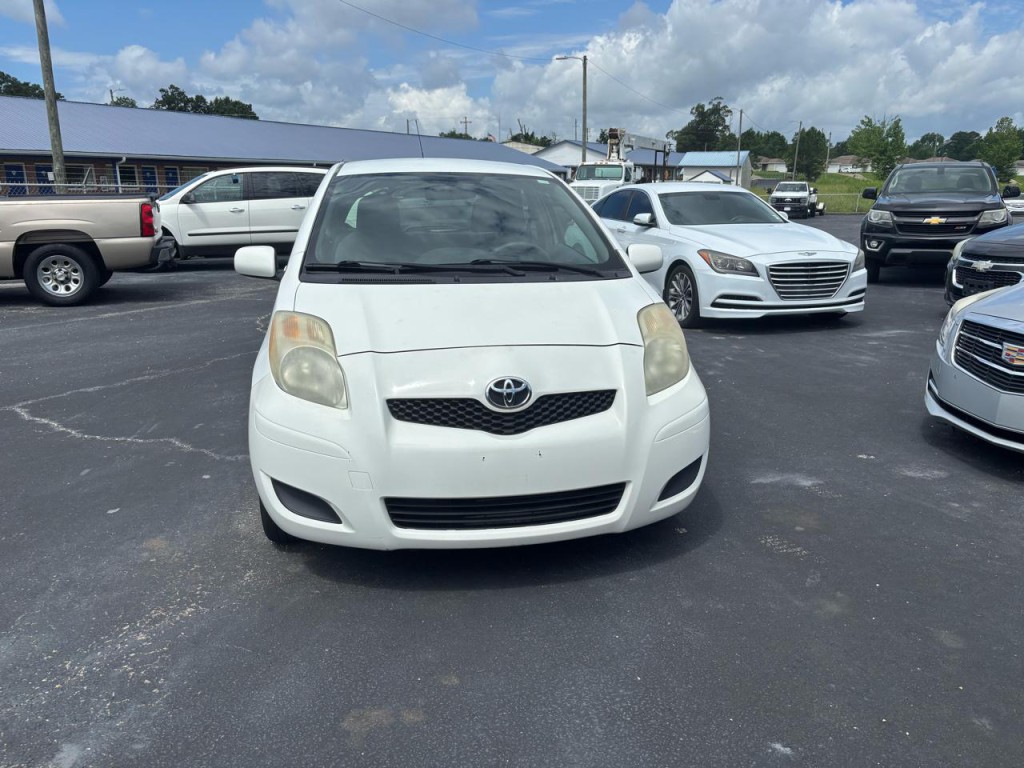 2010 Toyota Yaris Image 4