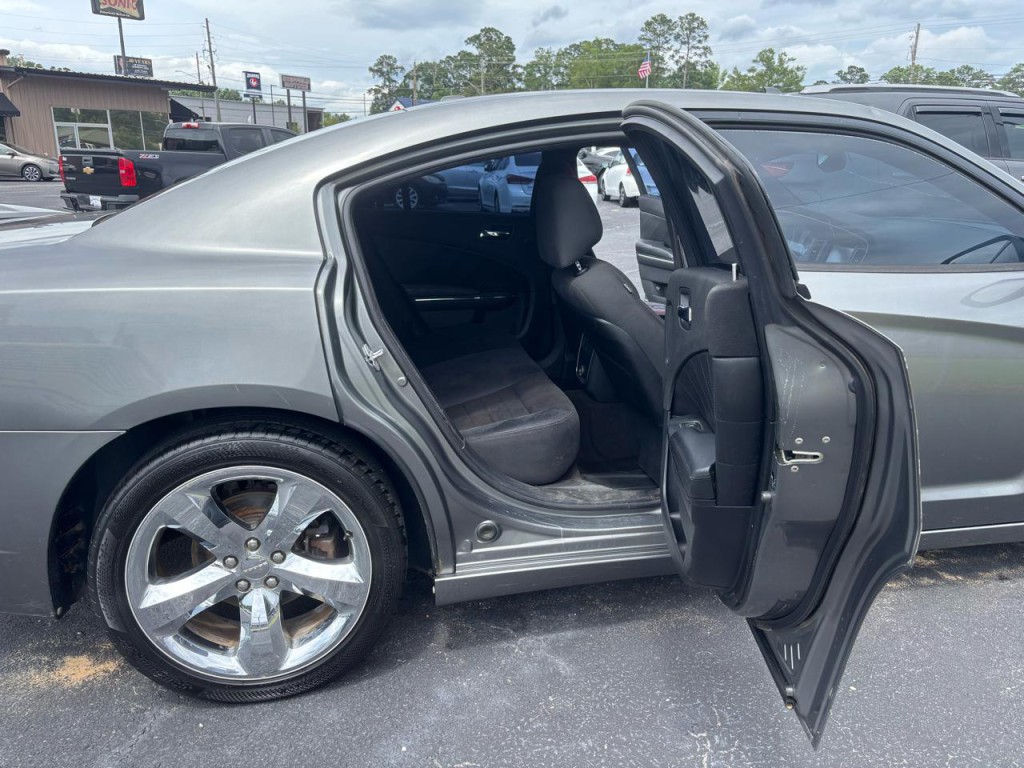 2011 Dodge Charger Image 7