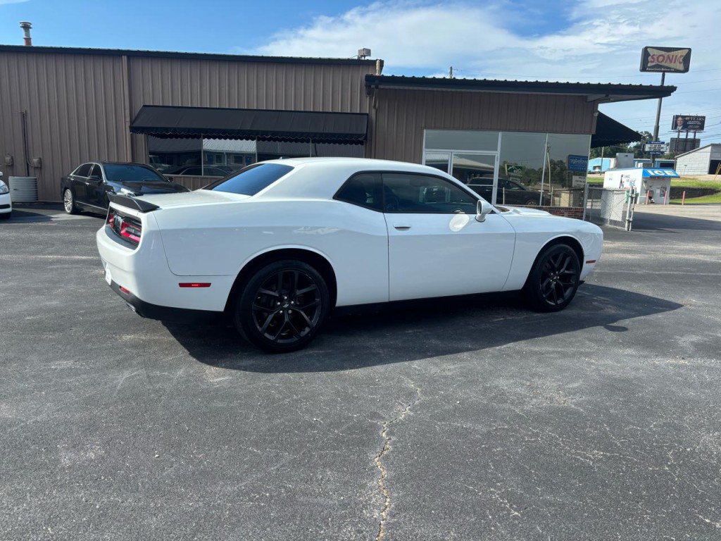 2021 Dodge Challenger Image 3