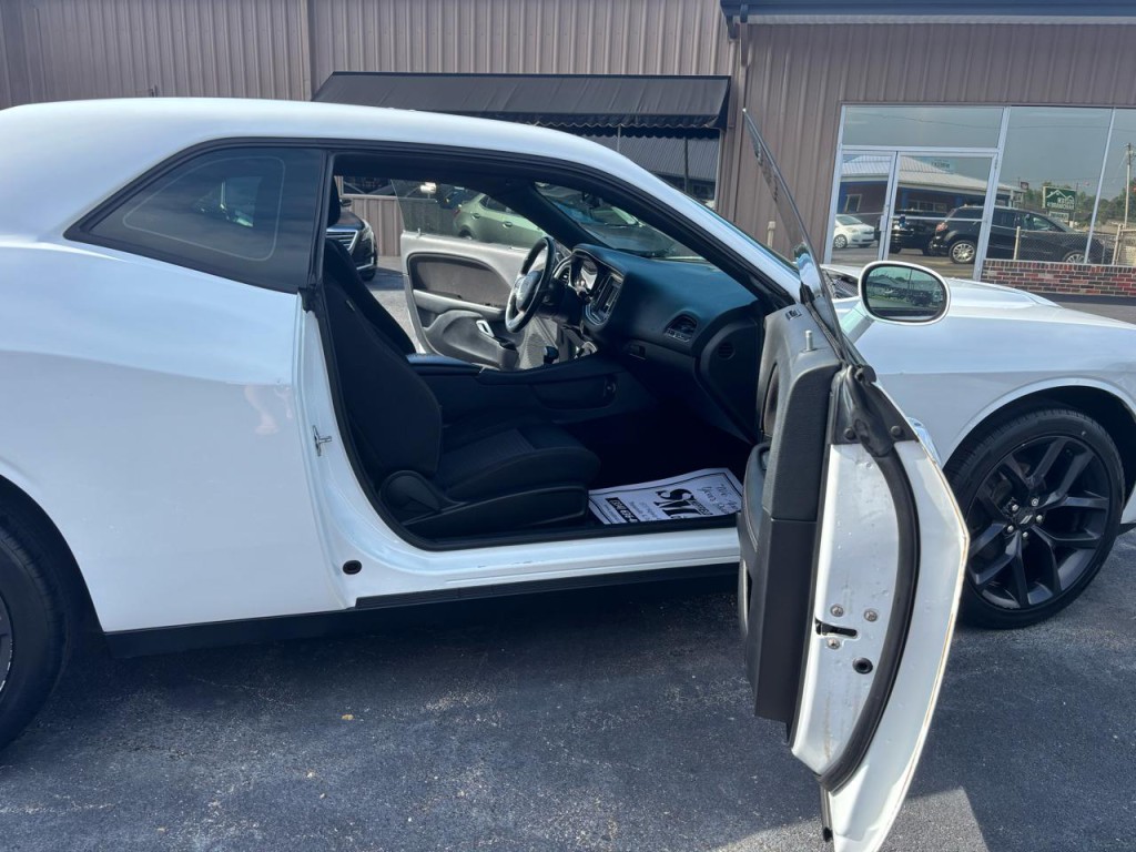 2021 Dodge Challenger Image 6