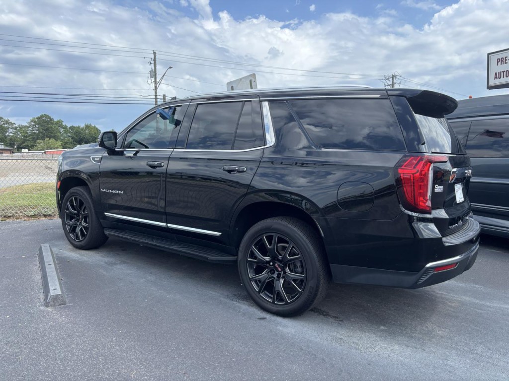 2021 GMC Yukon Image 1