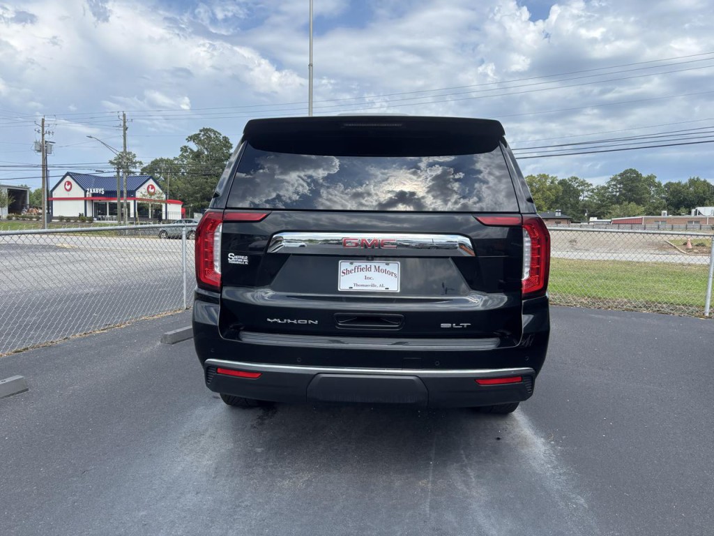 2021 GMC Yukon Image 2