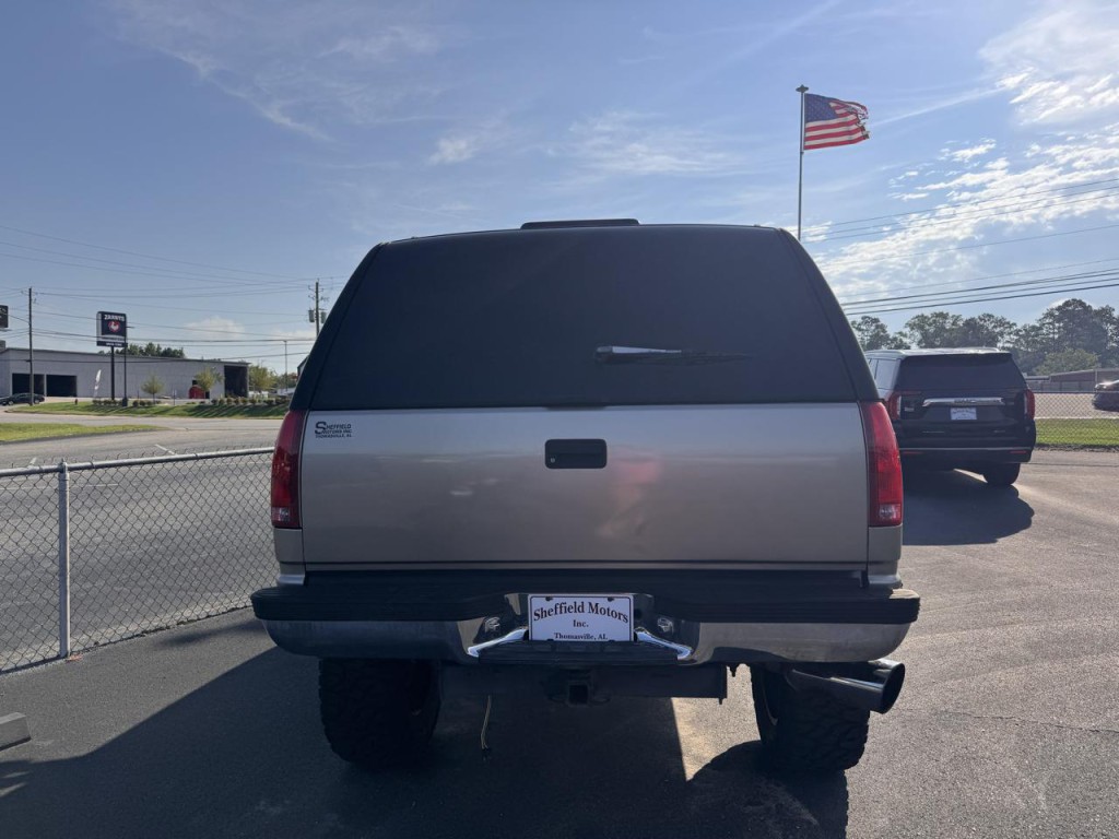 1999 Chevrolet Tahoe Image 3