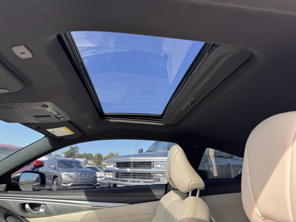 2019 INFINITI Q60 Image 8
