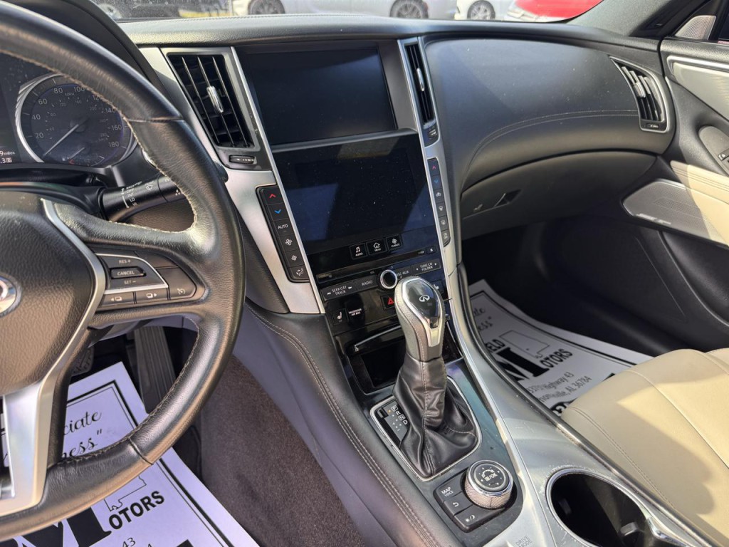 2019 INFINITI Q60 Image 9