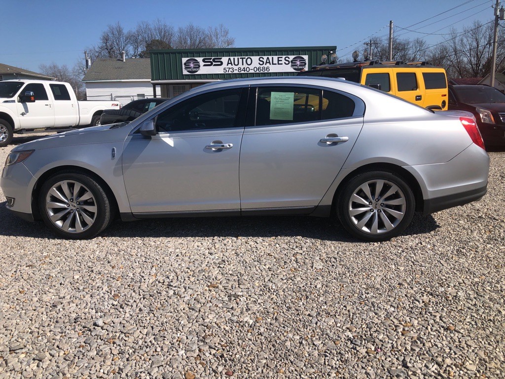 2013 Lincoln MKS Image 1