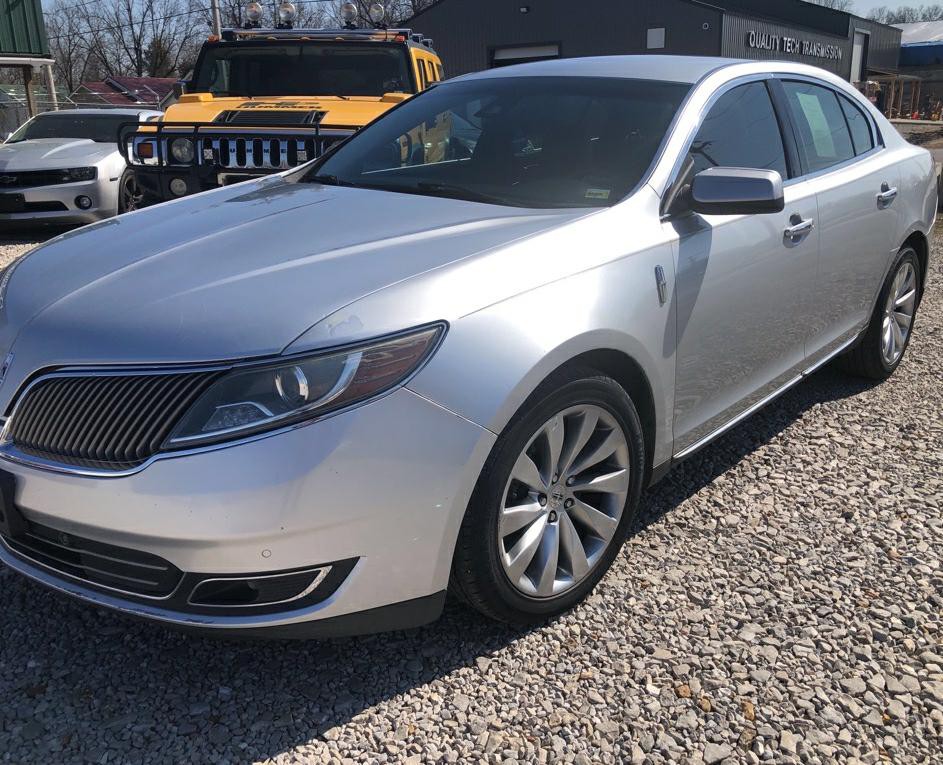 2013 Lincoln MKS Image 2