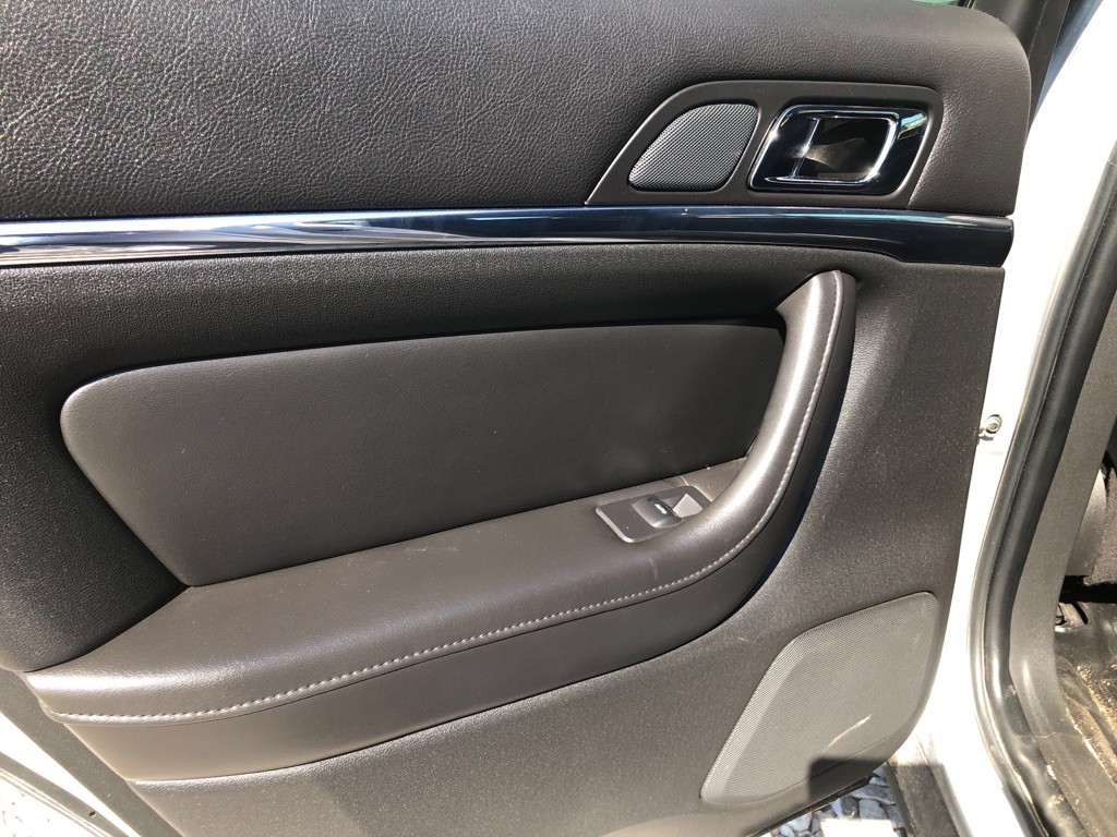 2013 Lincoln MKS Image 15