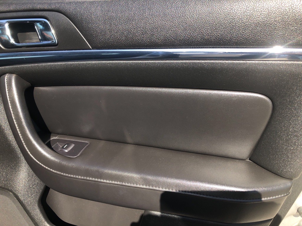 2013 Lincoln MKS Image 16