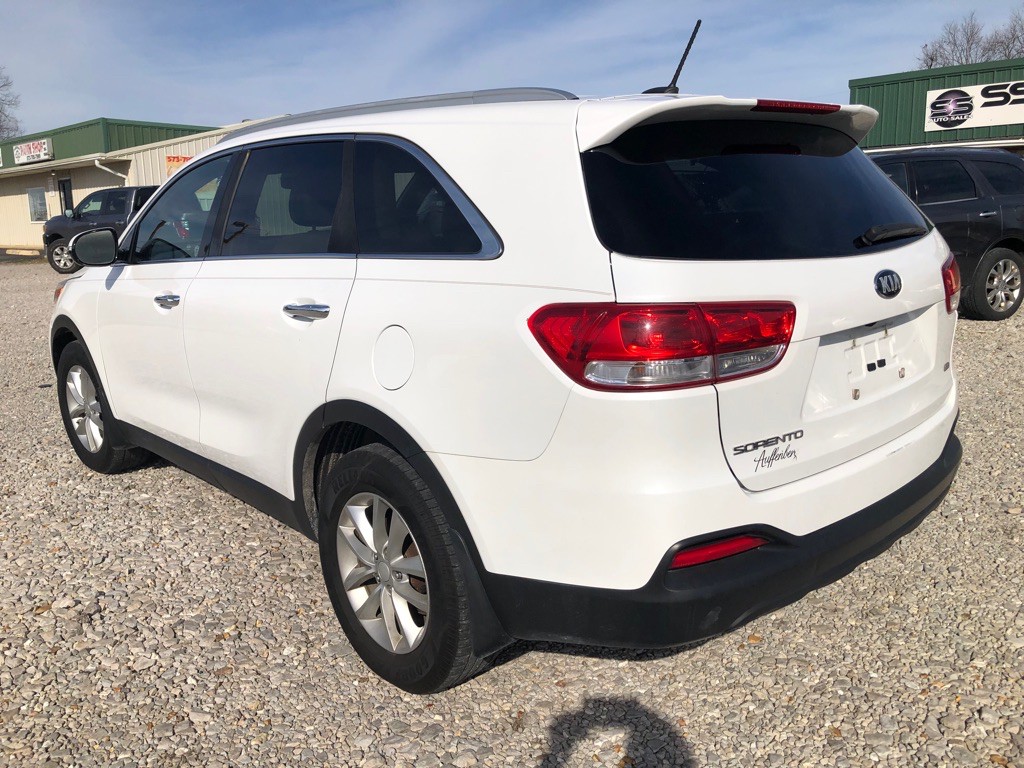 2016 Kia Sorento Image 8