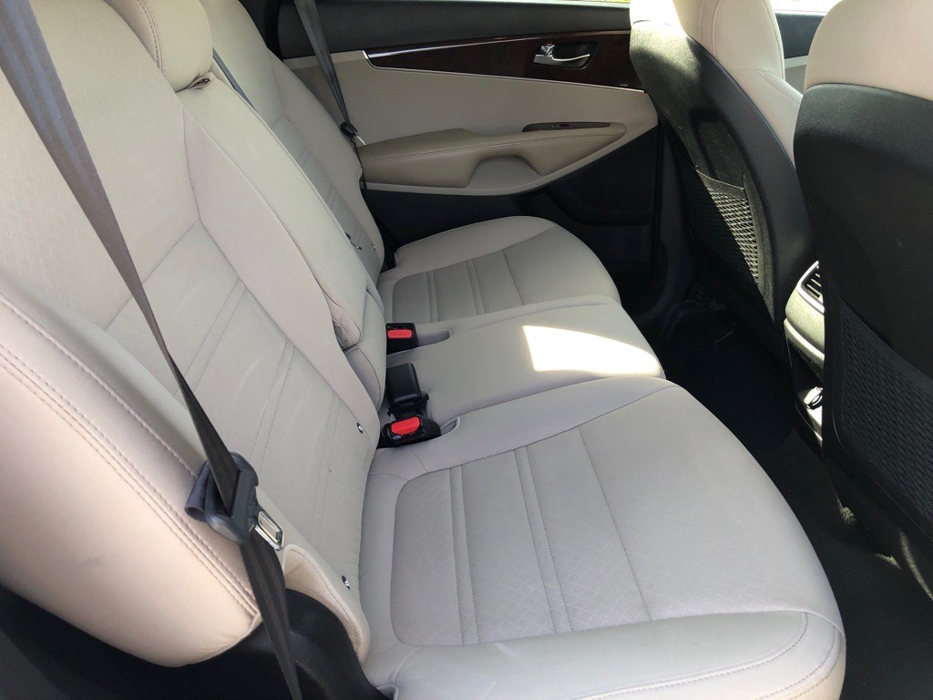 2016 Kia Sorento Image 13