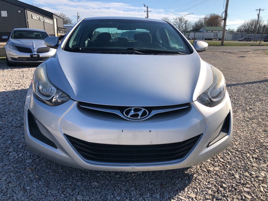 2015 Hyundai Elantra Image 2