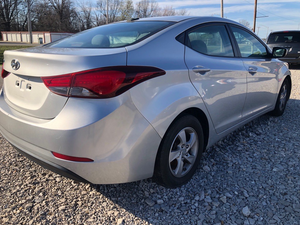 2015 Hyundai Elantra Image 5
