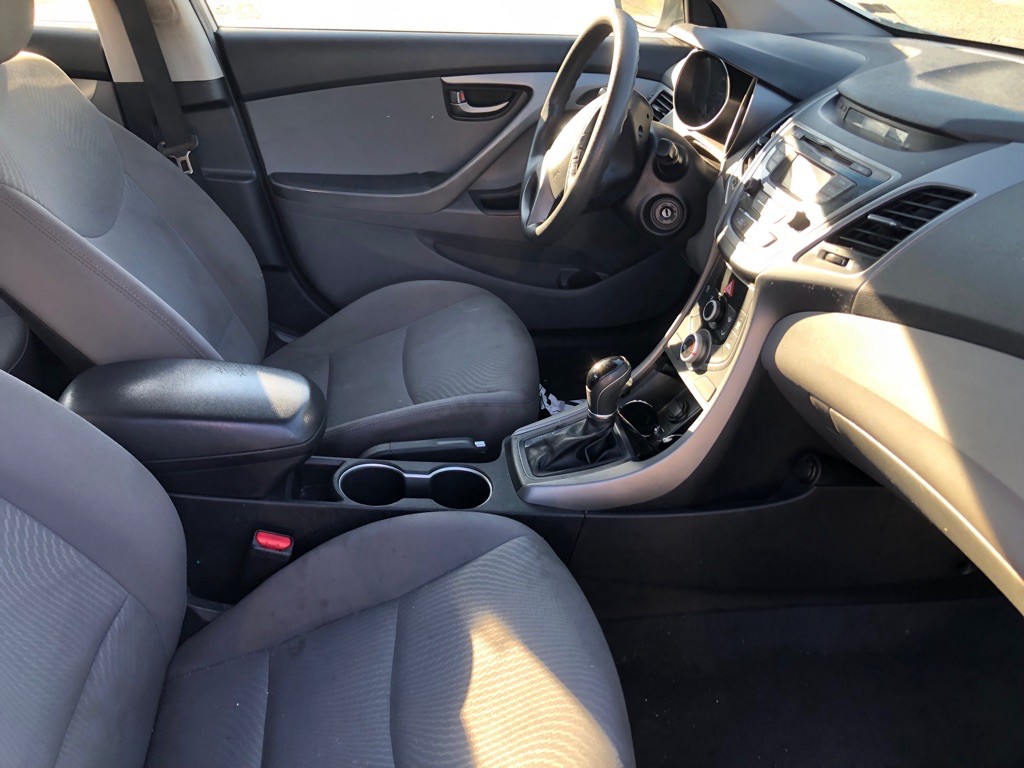 2015 Hyundai Elantra Image 12