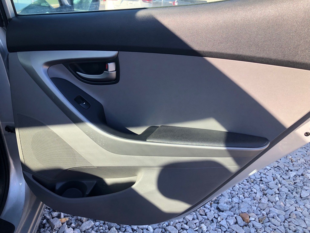 2015 Hyundai Elantra Image 13