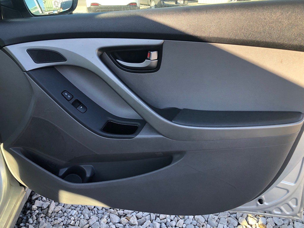 2015 Hyundai Elantra Image 15