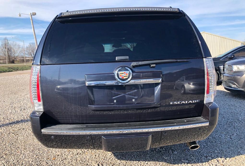 2013 Cadillac Escalade Image 5