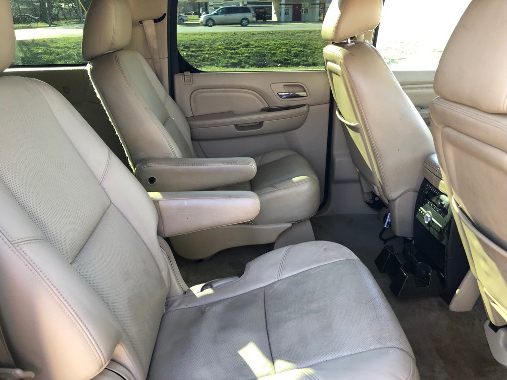 2013 Cadillac Escalade Image 12