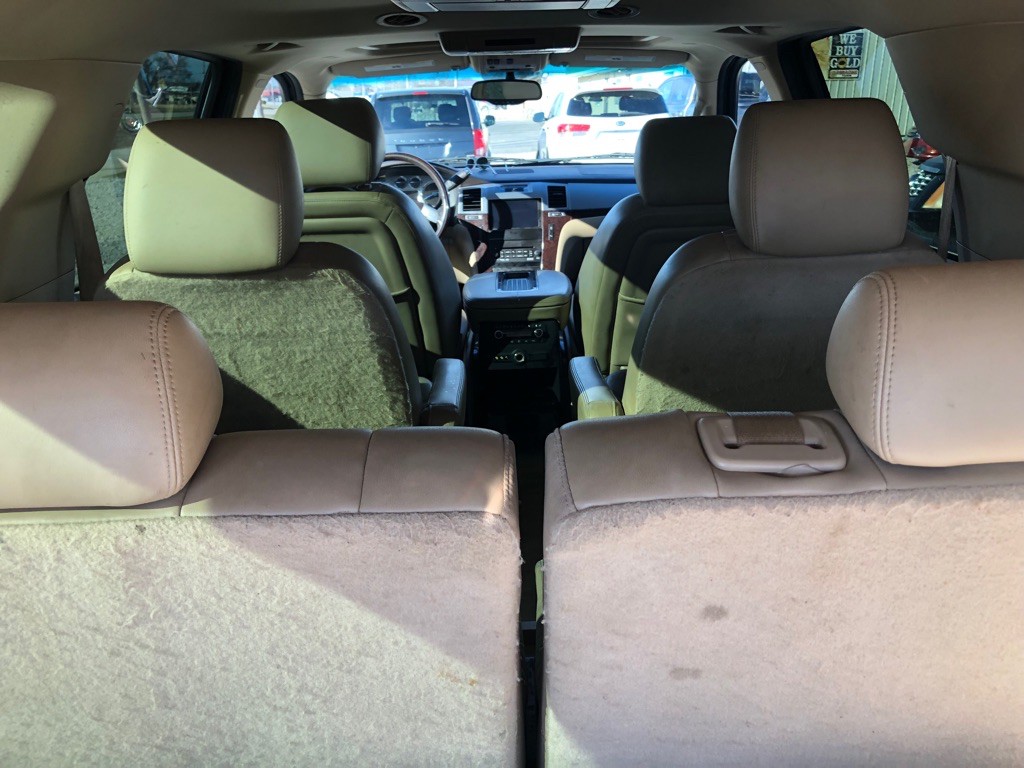2013 Cadillac Escalade Image 17