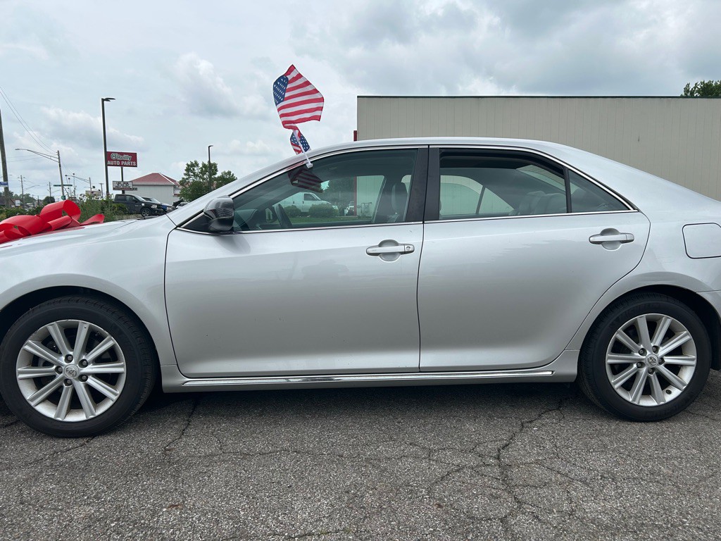 2013 Toyota Camry Image 3