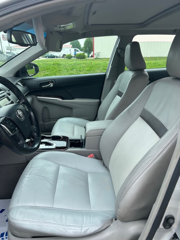 2013 Toyota Camry Image 8