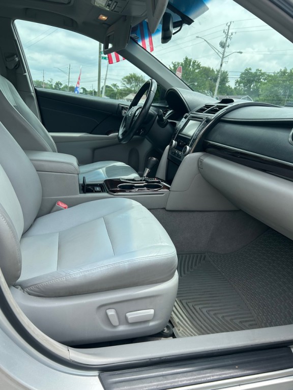 2013 Toyota Camry Image 14