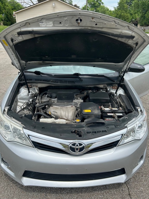 2013 Toyota Camry Image 16