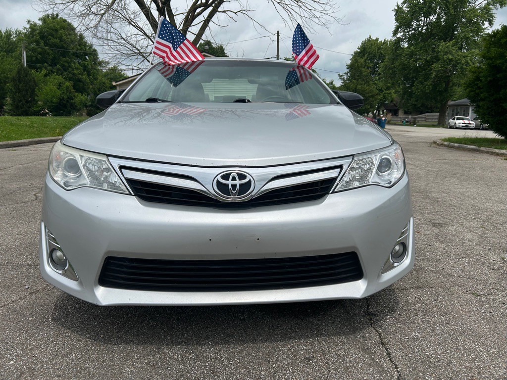 2013 Toyota Camry Image 17