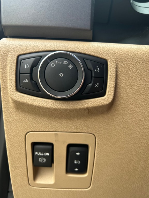 2015 Ford F-150 Image 10