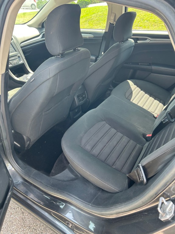 2017 Ford Fusion Image 10