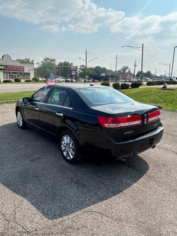 2011 Lincoln MKZ Image 4