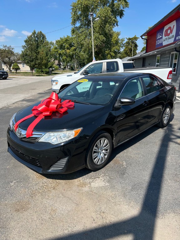 2012 Toyota Camry Image 2
