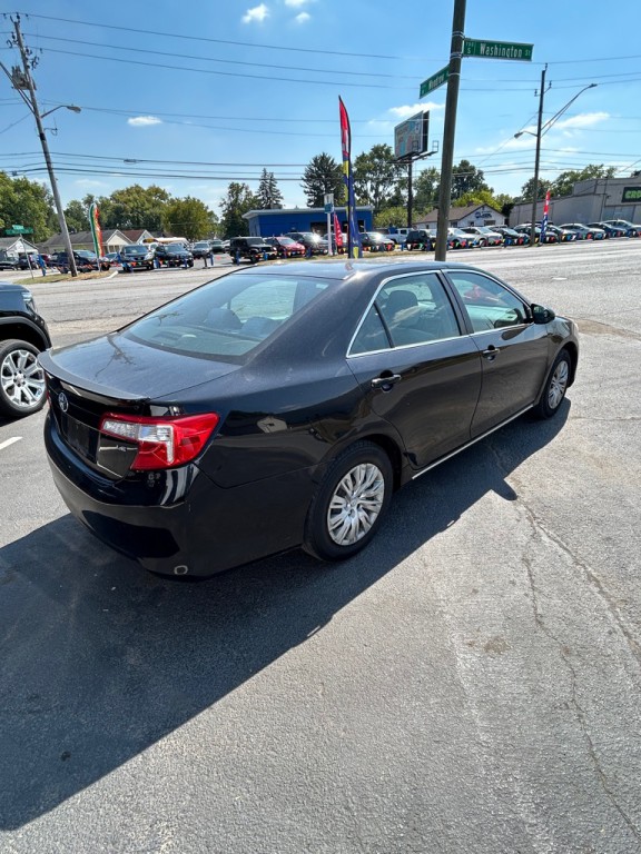 2012 Toyota Camry Image 6