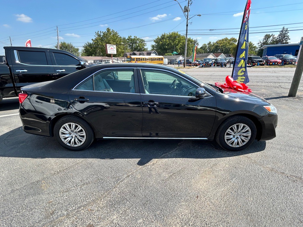 2012 Toyota Camry Image 7