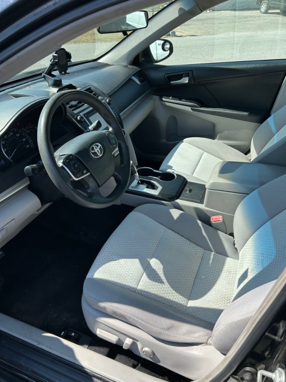 2012 Toyota Camry Image 9
