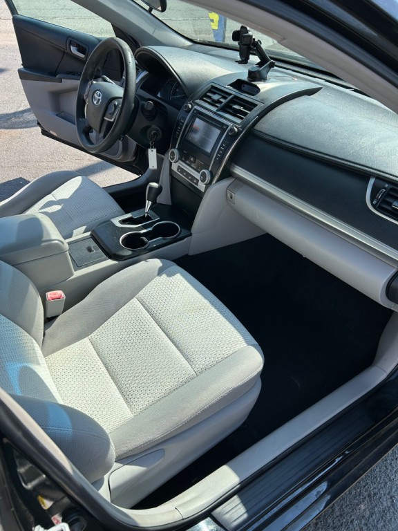 2012 Toyota Camry Image 11