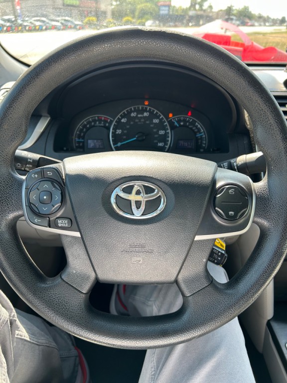 2012 Toyota Camry Image 14