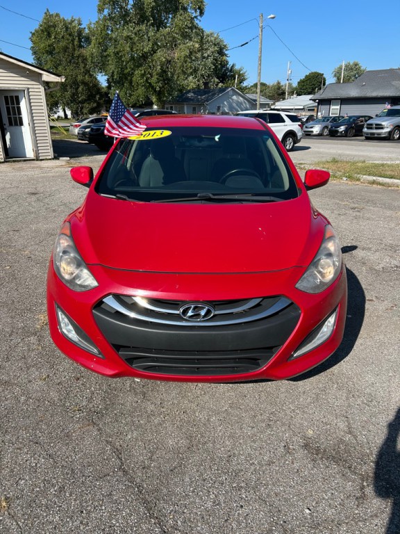 2013 Hyundai Elantra Image 1