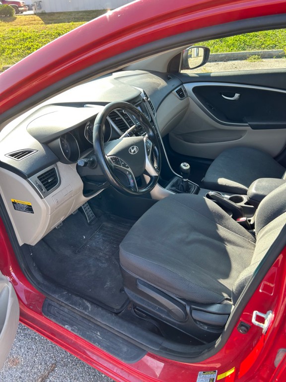2013 Hyundai Elantra Image 9