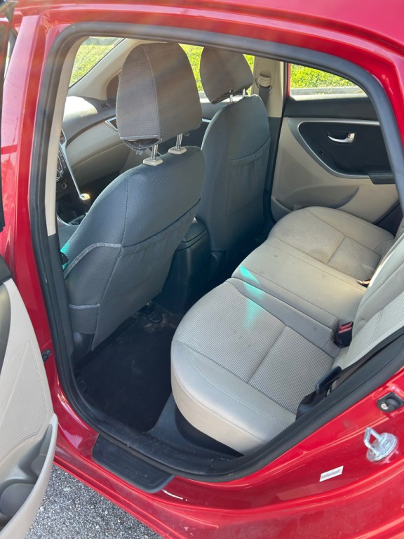 2013 Hyundai Elantra Image 10