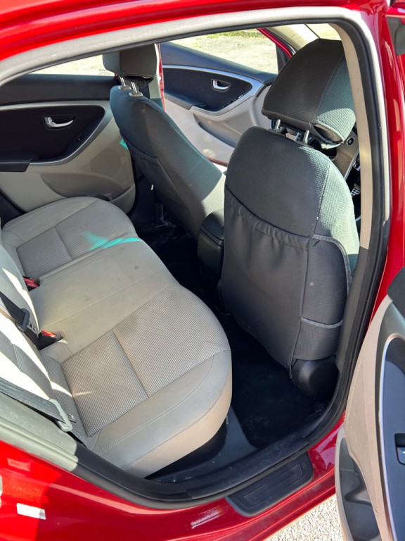 2013 Hyundai Elantra Image 12