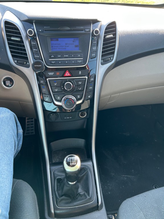 2013 Hyundai Elantra Image 14