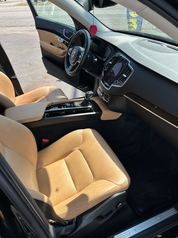 2016 Volvo XC90 Image 11