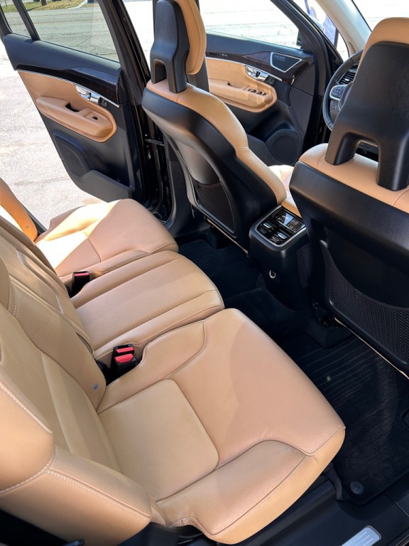 2016 Volvo XC90 Image 12