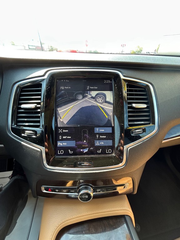 2016 Volvo XC90 Image 18