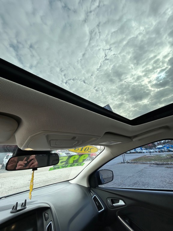 2018 Ford Focus Image 18