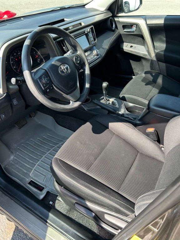 2015 Toyota Rav4 Image 9