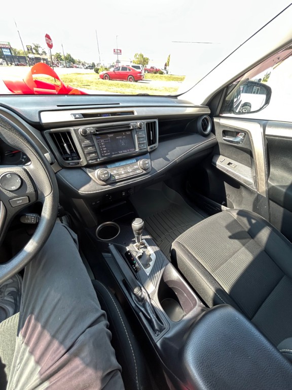 2015 Toyota Rav4 Image 17
