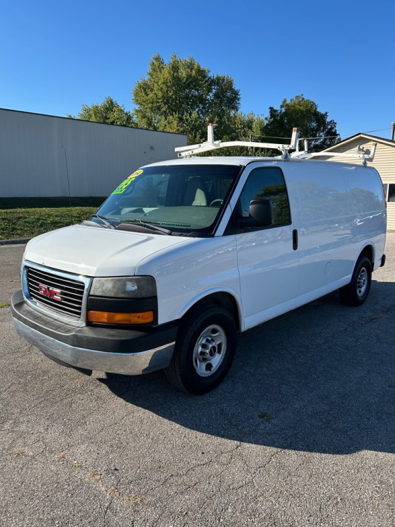 2014 GMC Savana Image 2