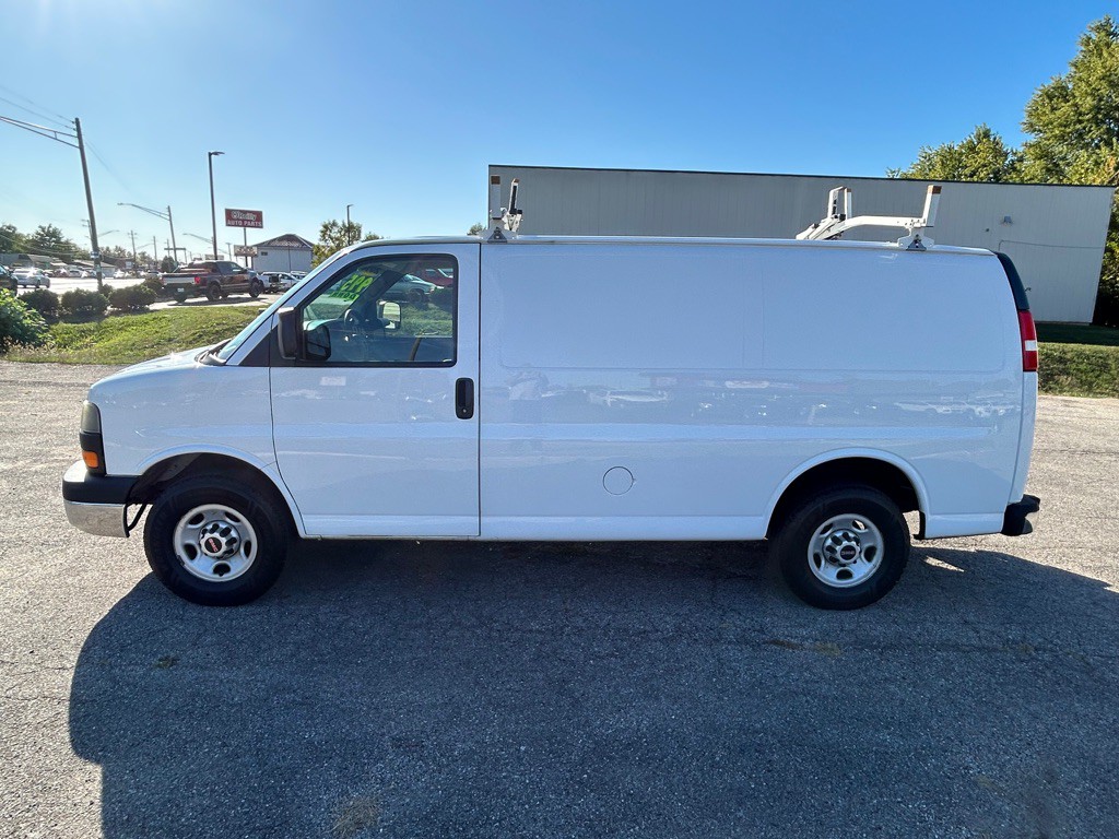 2014 GMC Savana Image 3